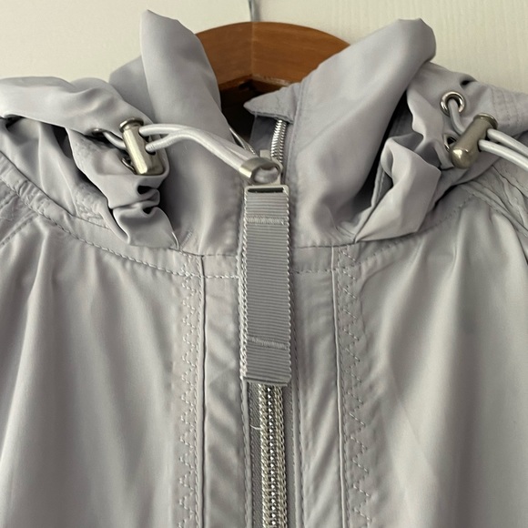 Athleta Lightweight Windbreaker/Rain Coat Gray Size Small - Picture 3 of 10